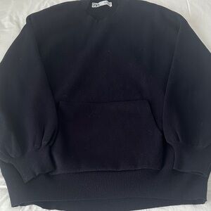 Zara Women's Black Crewneck Sweater
